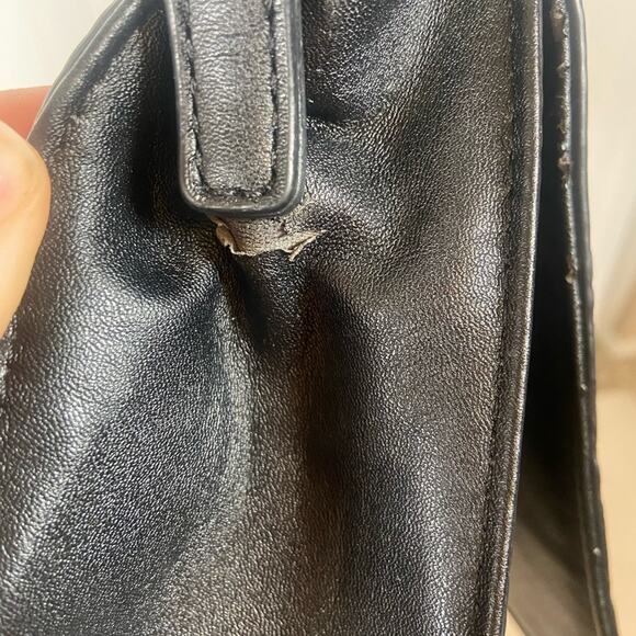 3 Guess Purse Bundle – Handbag, Quilted Crossbody & White Wristlet - Picture 5 of 13